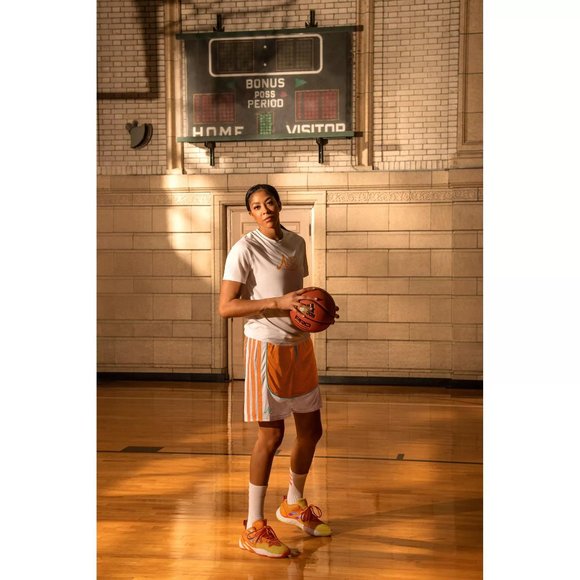 adidas Women's Candace Parker Short Sleeve Graphic T-Shirt NWT - Picture 5 of 5